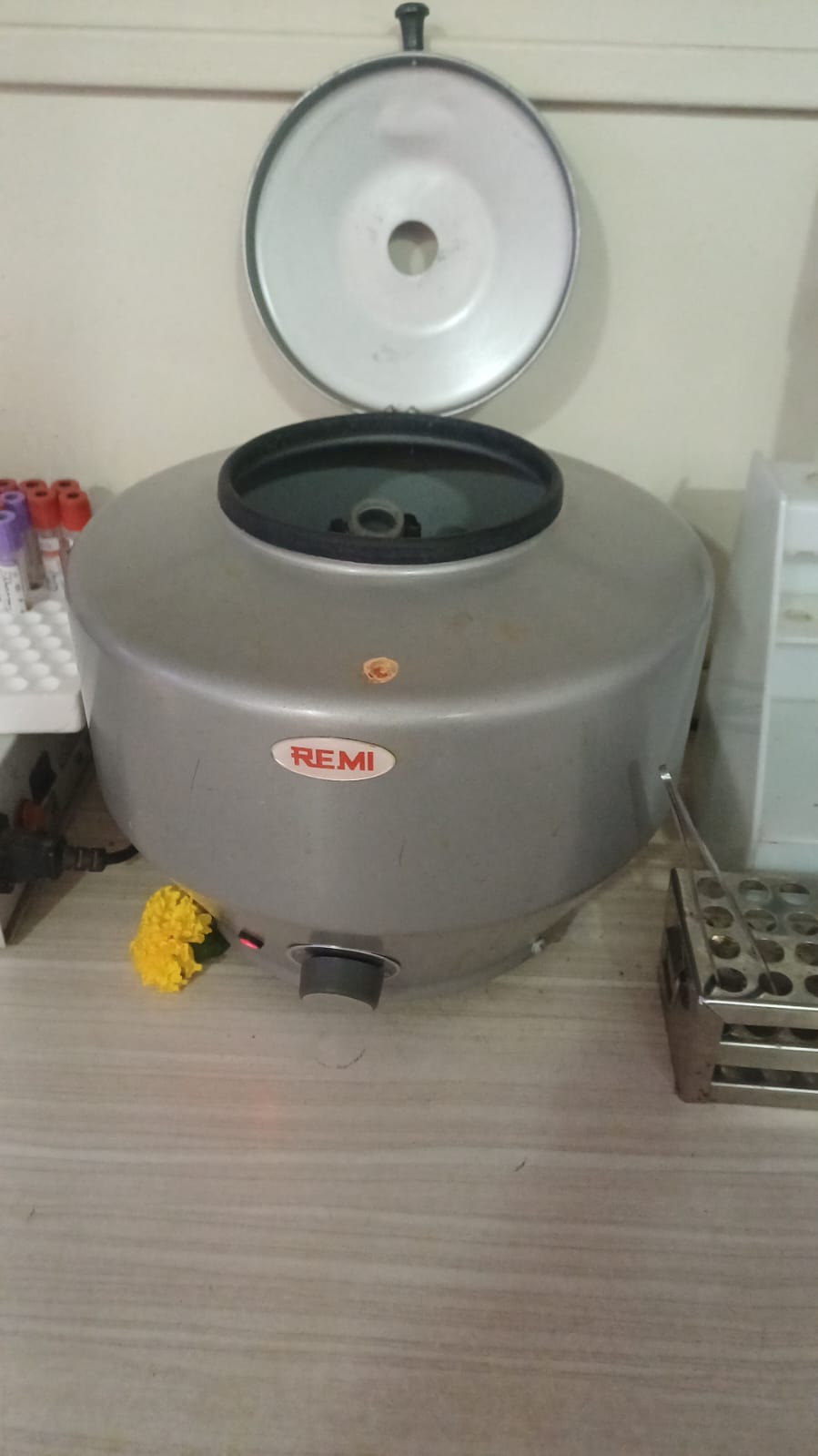 REMI Laboratory Centrifuge